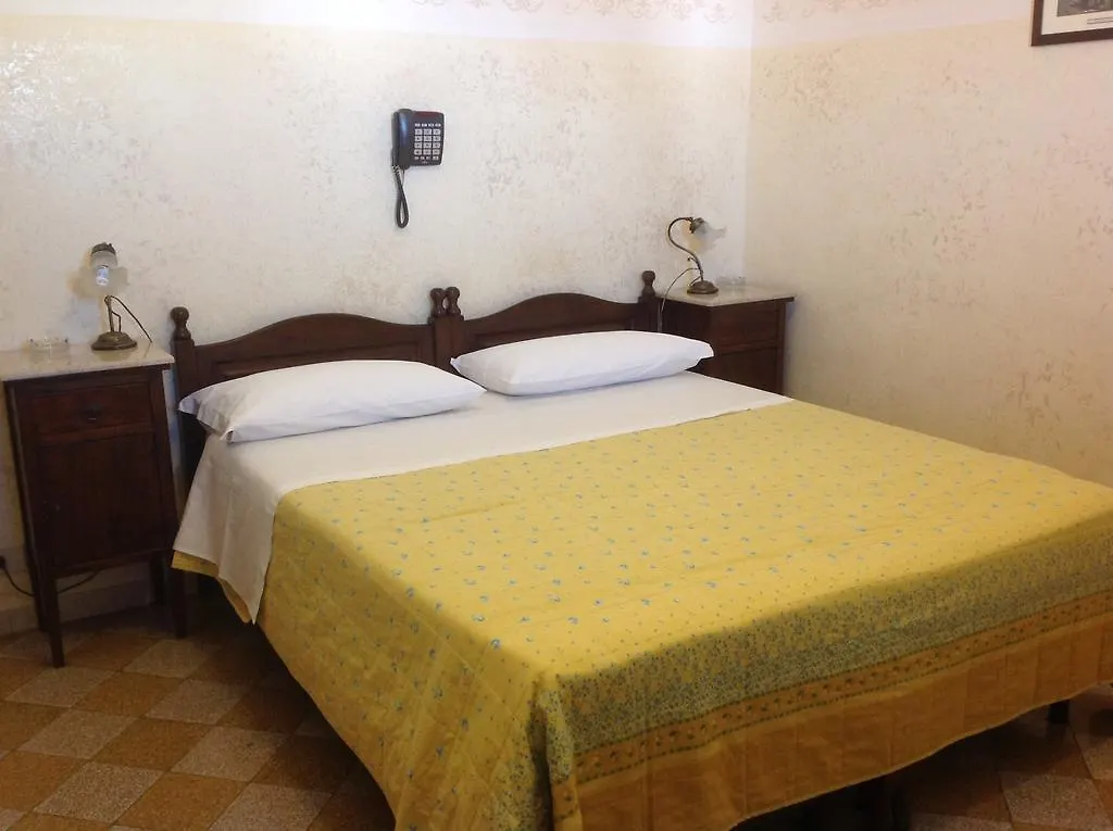Albergo Cavour Palermo 0*,