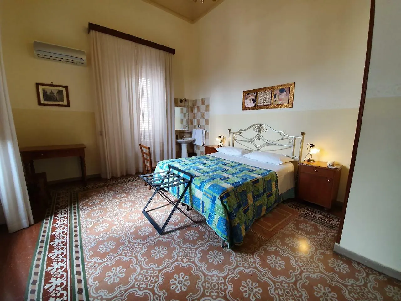 Albergo Cavour Palermo 0*,  Italy